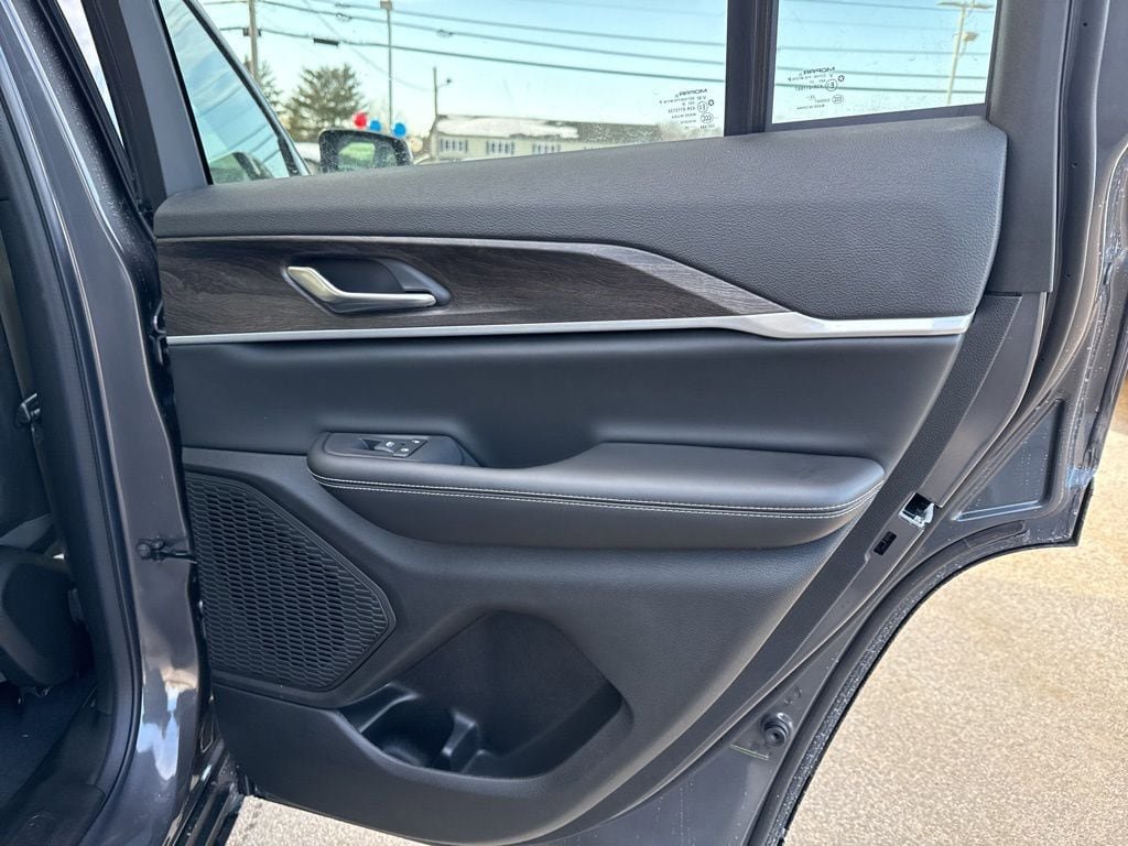 New 2026 Jeep Grand Cherokee Laredo image 27