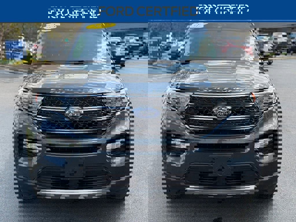 Certified 2022 Ford Explorer XLT w/ Equipment Group 202A image 3