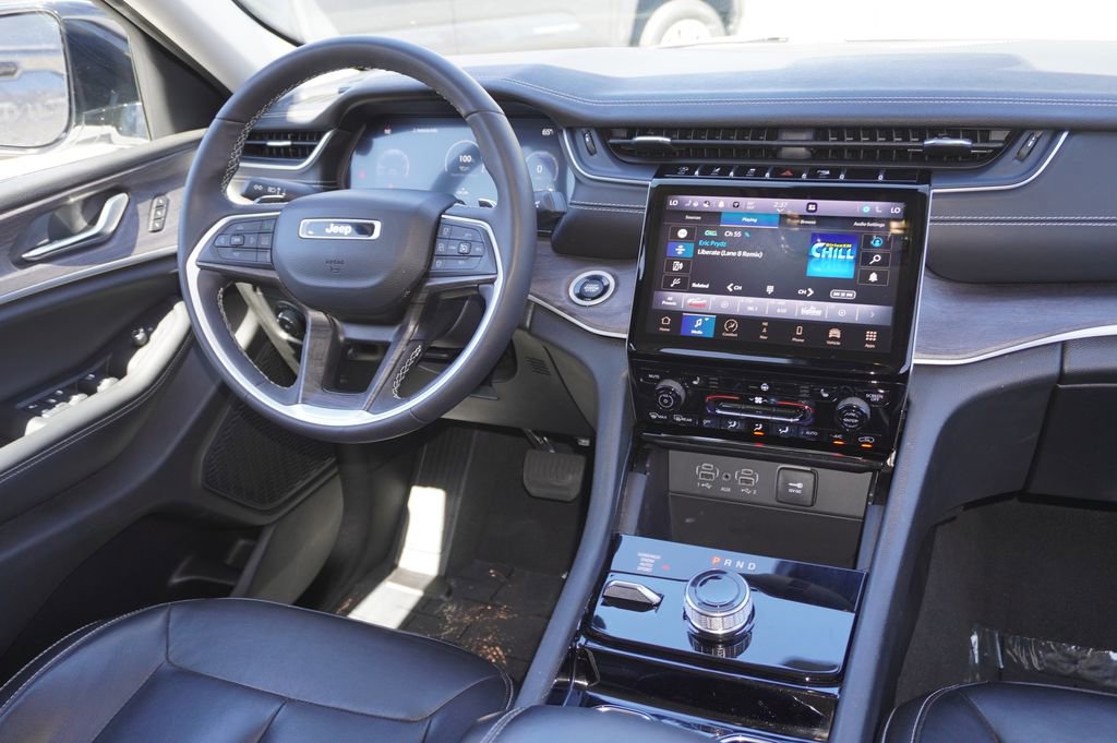 Used 2023 Jeep Grand Cherokee Limited image 10