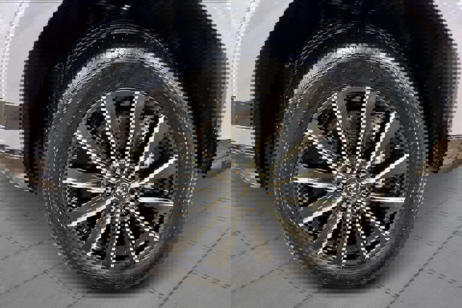 Used 2024 Lexus GX 550 w/ Accessory Package (Z1) image 11