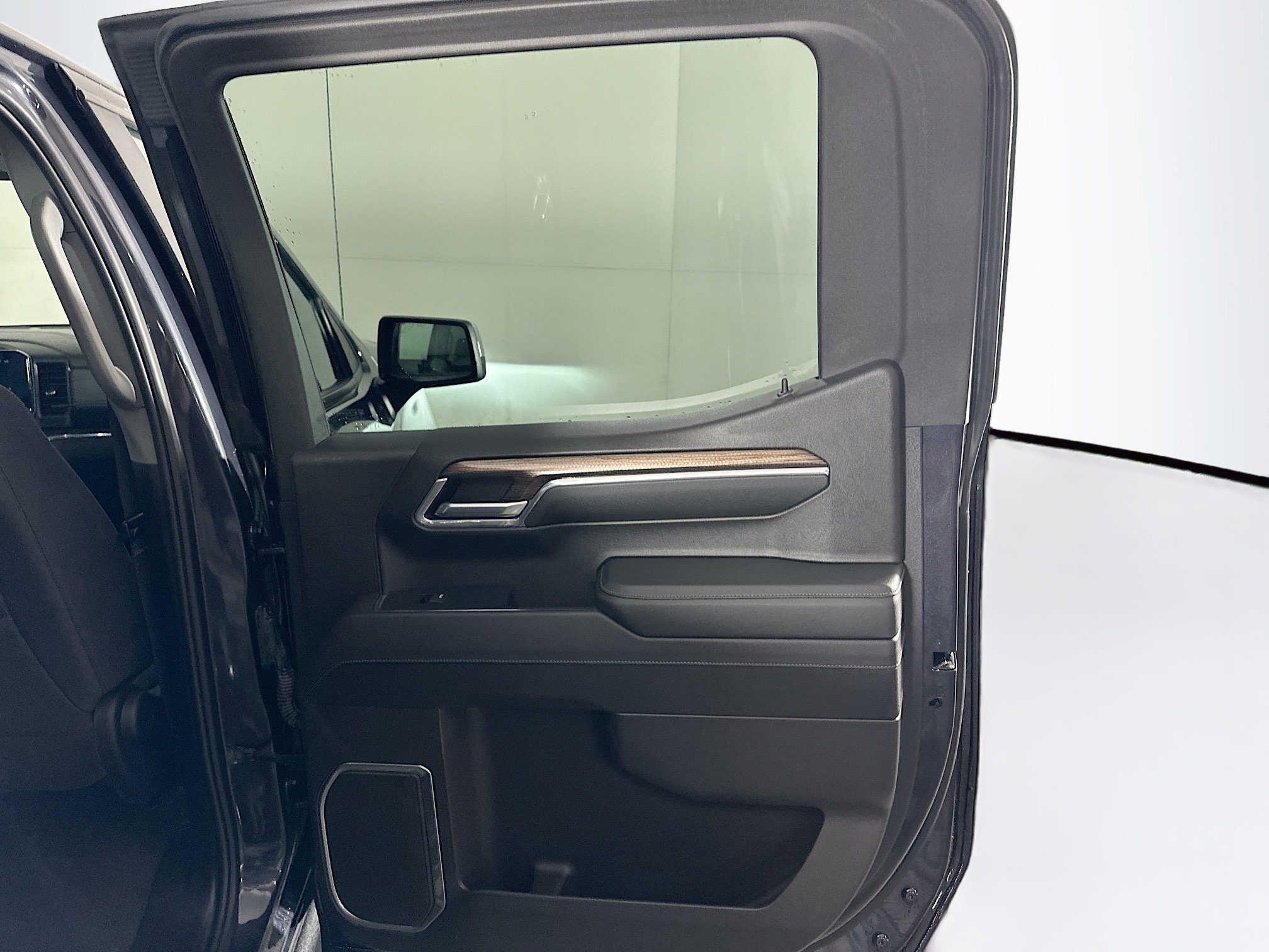 Used 2024 Chevrolet Silverado 1500 LT image 28