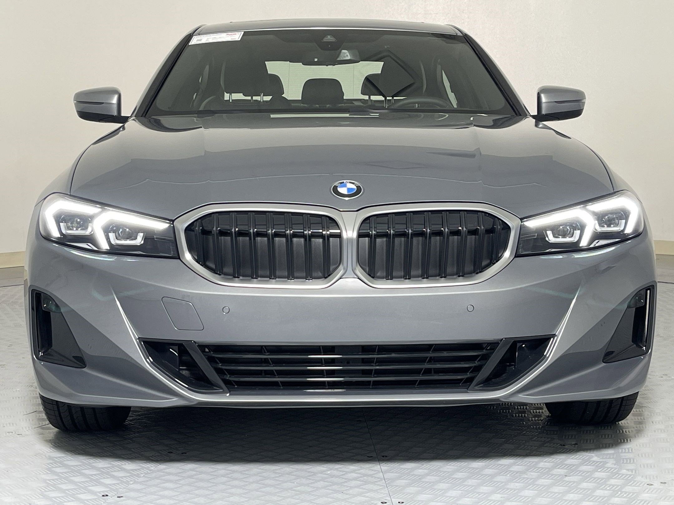 Used 2025 BMW 330i xDrive Sedan w/ Convenience Package AWD/4WD image 6