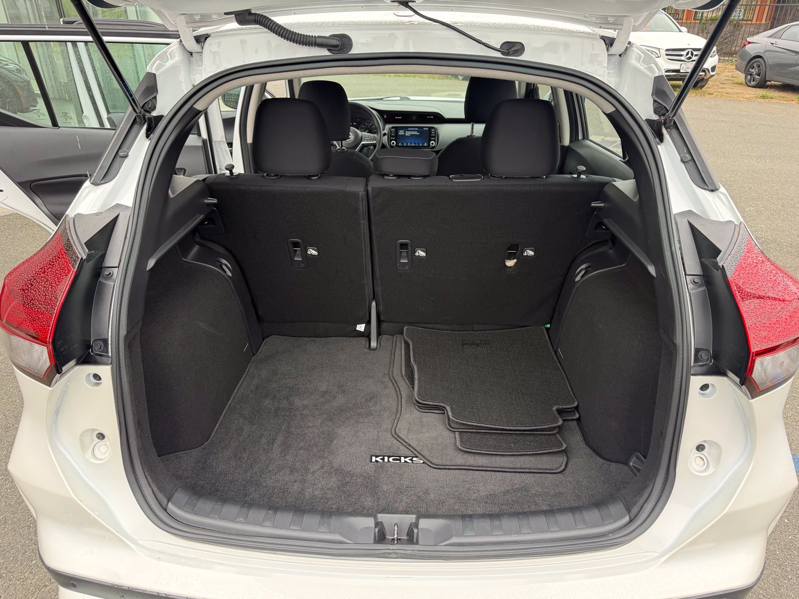 Used 2023 Nissan Kicks SV FWD image 27