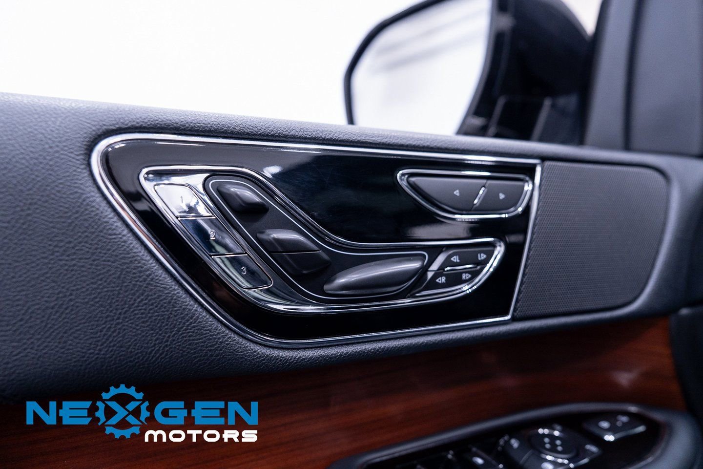 Used 2022 Lincoln Navigator Reserve image 21