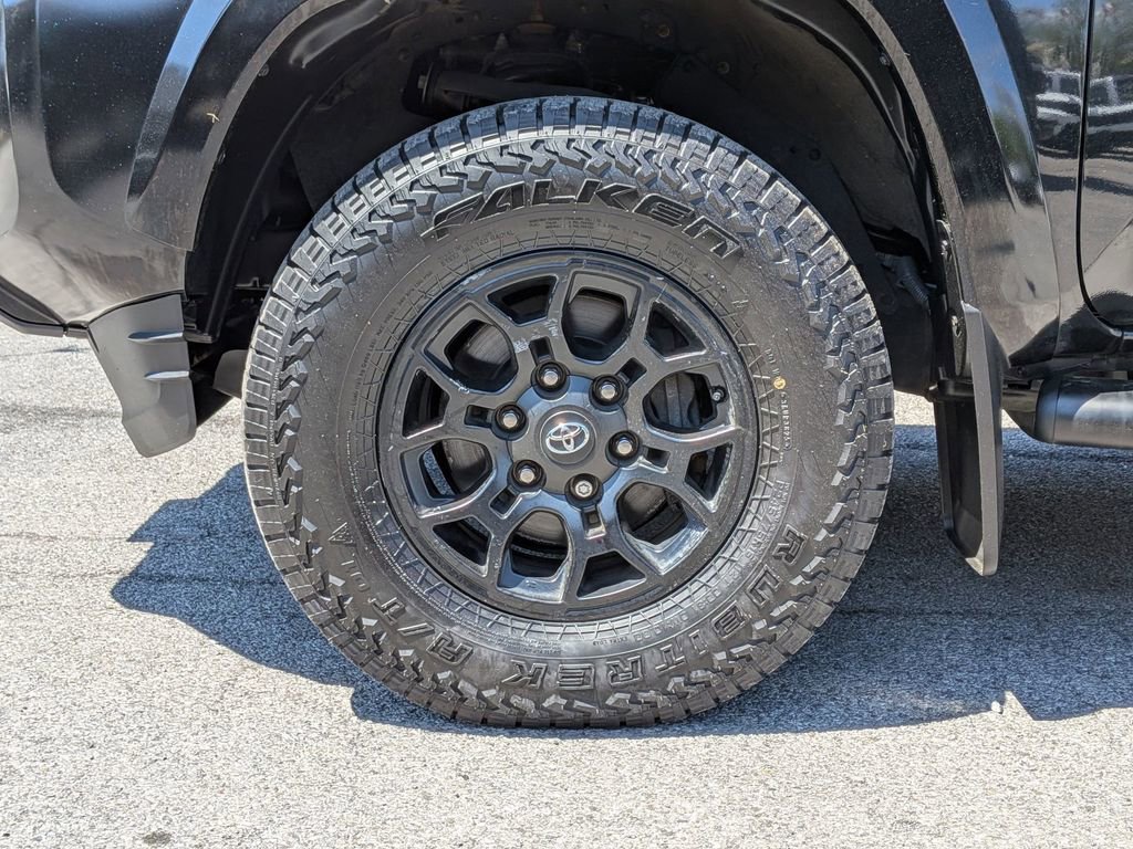Used 2022 Toyota Tacoma SR5 AWD/4WD image 26