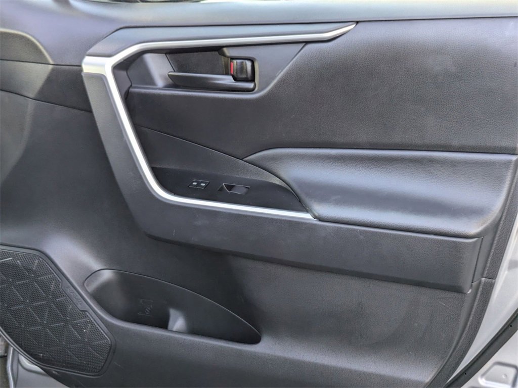 Used 2025 Toyota RAV4 LE image 33