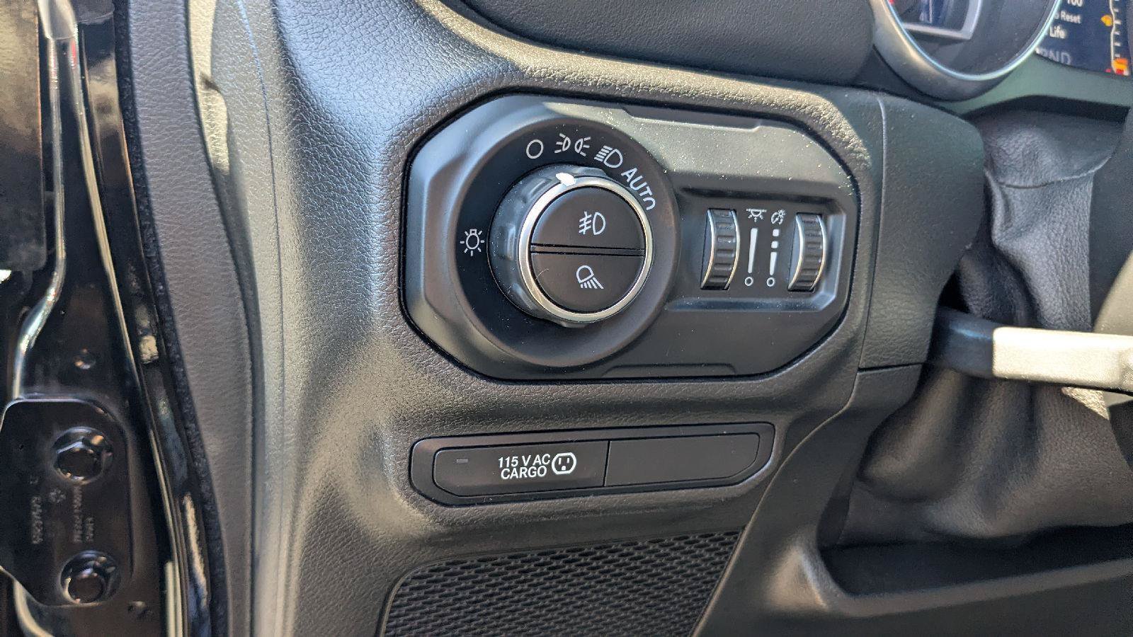 Used 2020 Jeep Gladiator Rubicon w/ Advanced Safety Group AWD/4WD image 19