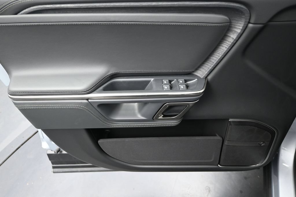 Used 2023 Rivian R1S Adventure AWD/4WD image 16