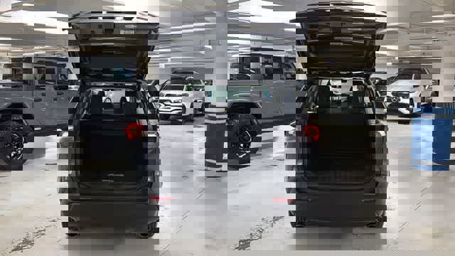 Used 2022 Toyota RAV4 XLE w/ Convenience Package image 7