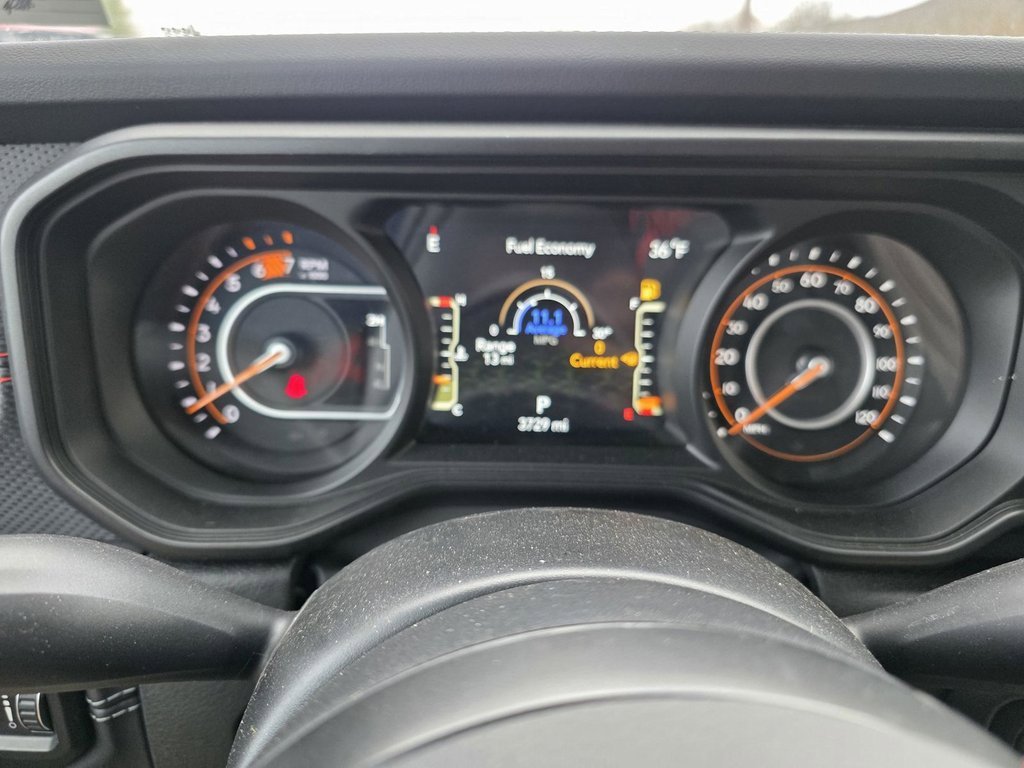 Used 2025 Jeep Wrangler Unlimited Rubicon image 12