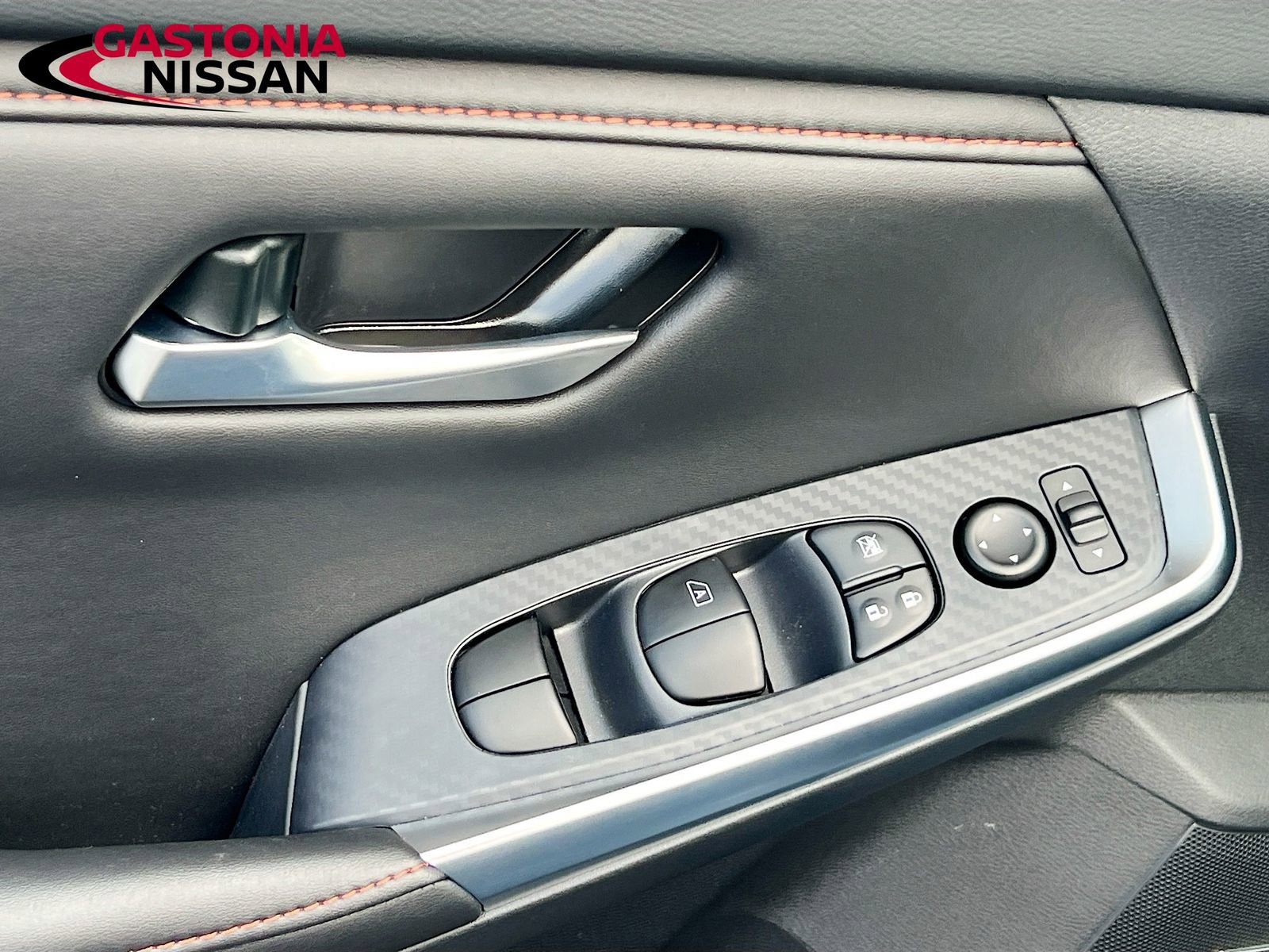 Used 2025 Nissan Sentra SR w/ SR Premium Package image 22