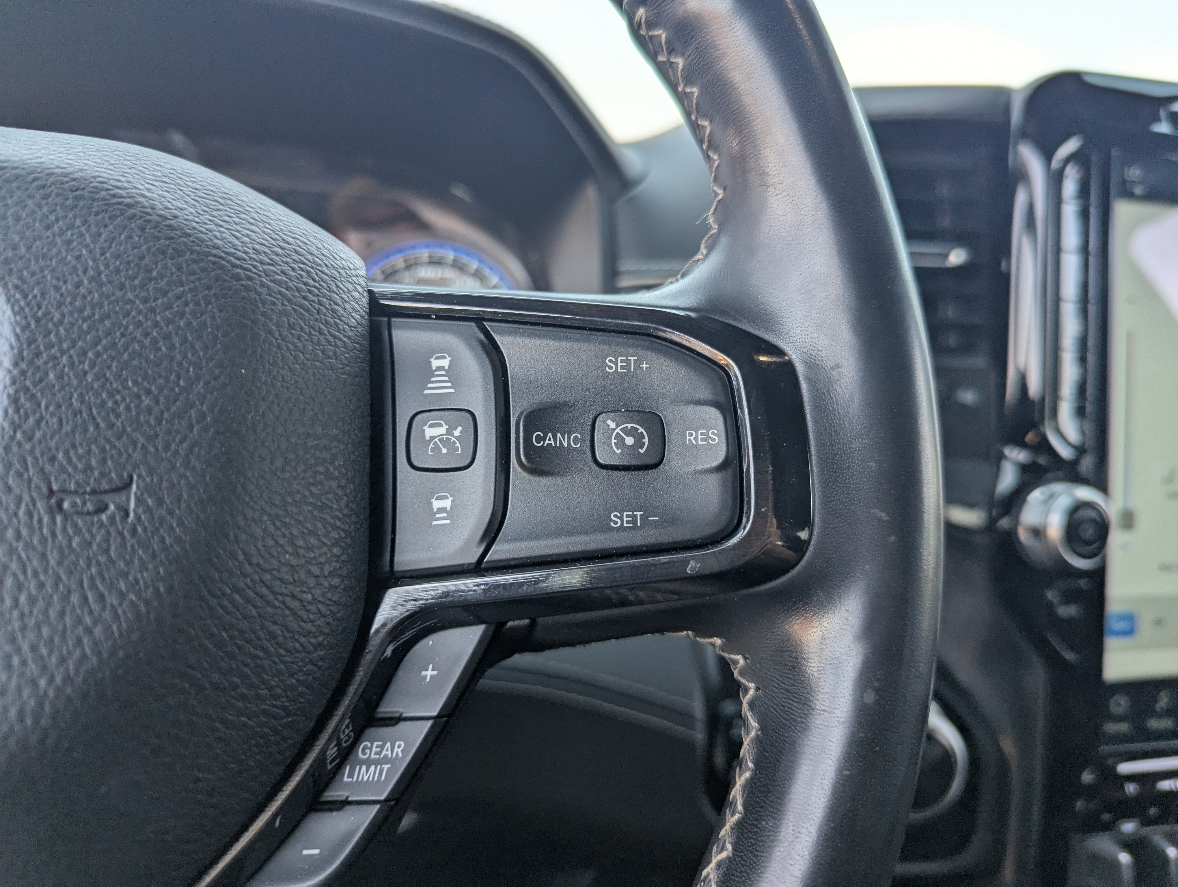 Used 2022 RAM 1500 Limited AWD/4WD image 33