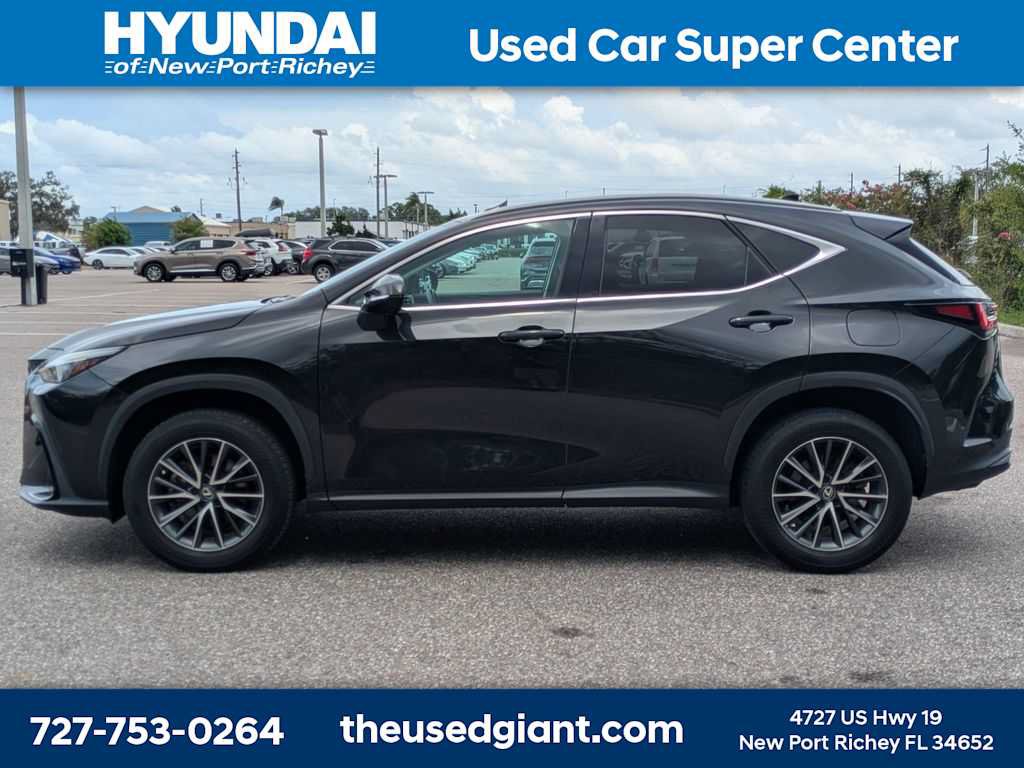 Used 2023 Lexus NX 250 FWD image 2
