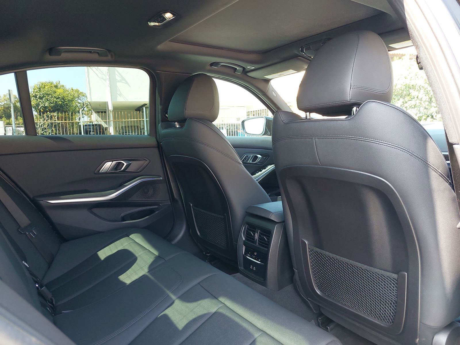 Used 2021 BMW 330i Sedan w/ M Sport Package image 11