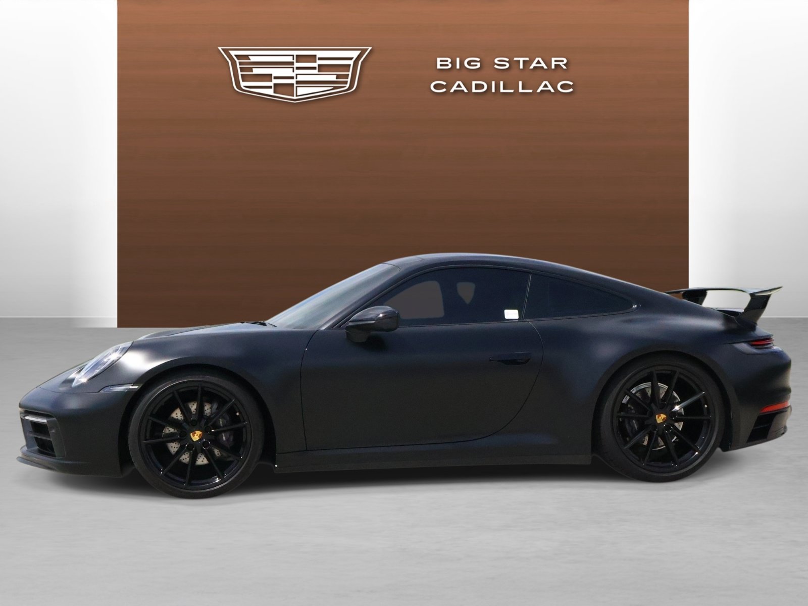 Used 2022 Porsche 911 Carrera RWD image 2