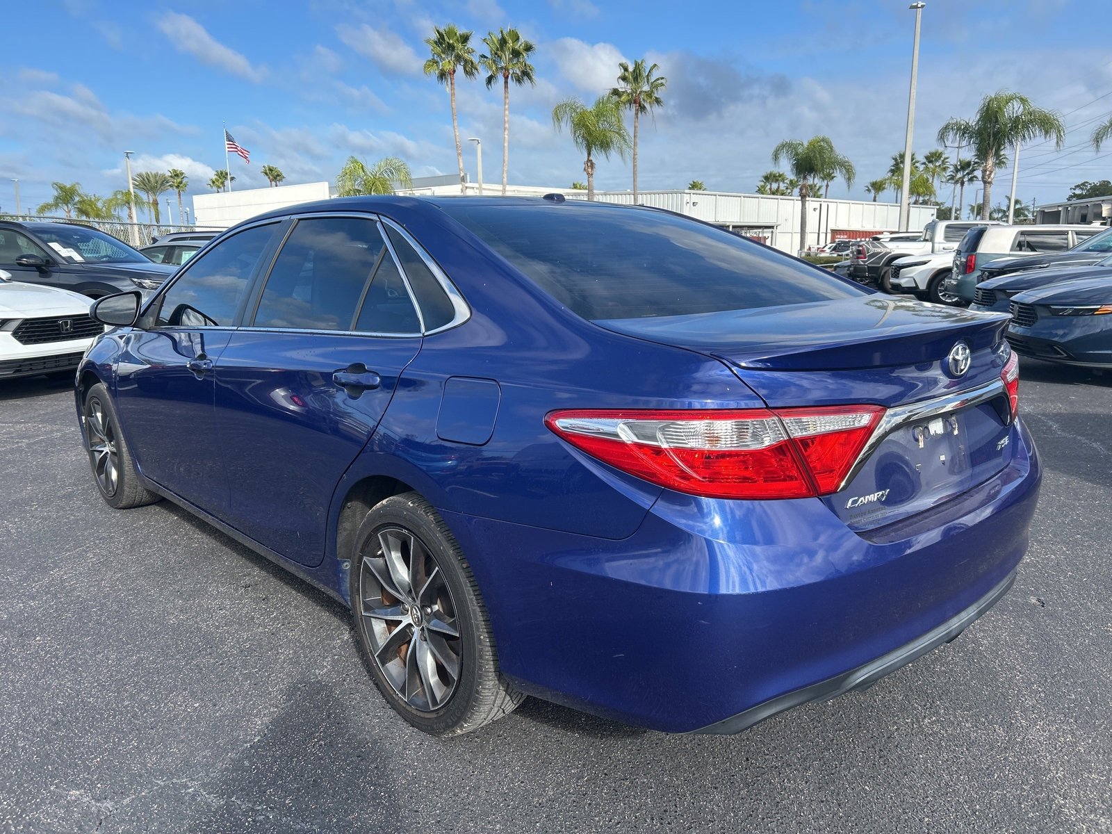 Used 2016 Toyota Camry XSE image 5