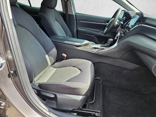 Used 2022 Toyota Camry LE image 19