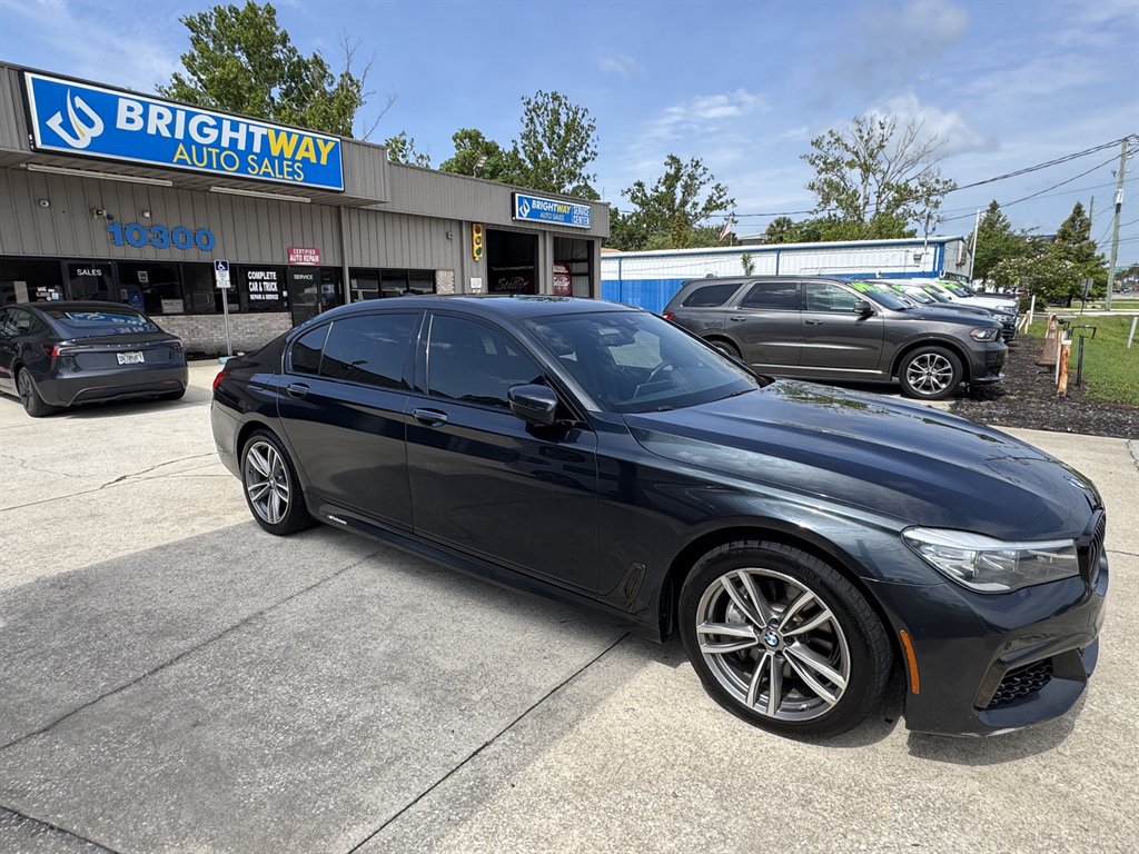 Used 2019 BMW 740i xDrive w/ Executive Package AWD/4WD image 3
