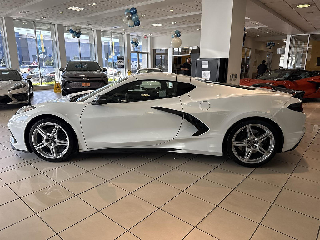 Used 2023 Chevrolet Corvette Stingray Premium Cpe w/ Z51 Performance Package RWD image 6