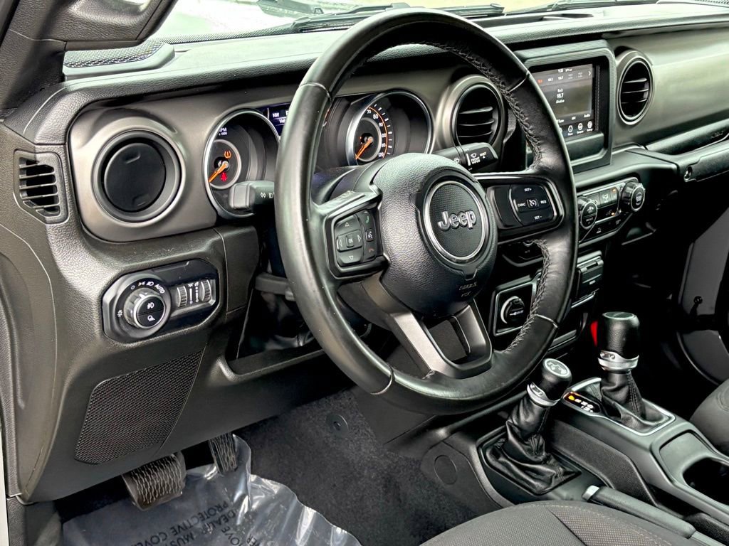 Used 2022 Jeep Gladiator Willys image 10