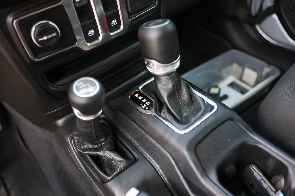 Used 2023 Jeep Wrangler Sport AWD/4WD image 23