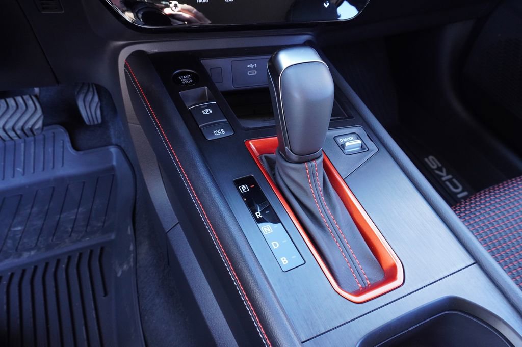Certified 2025 Nissan Kicks SR FWD image 18