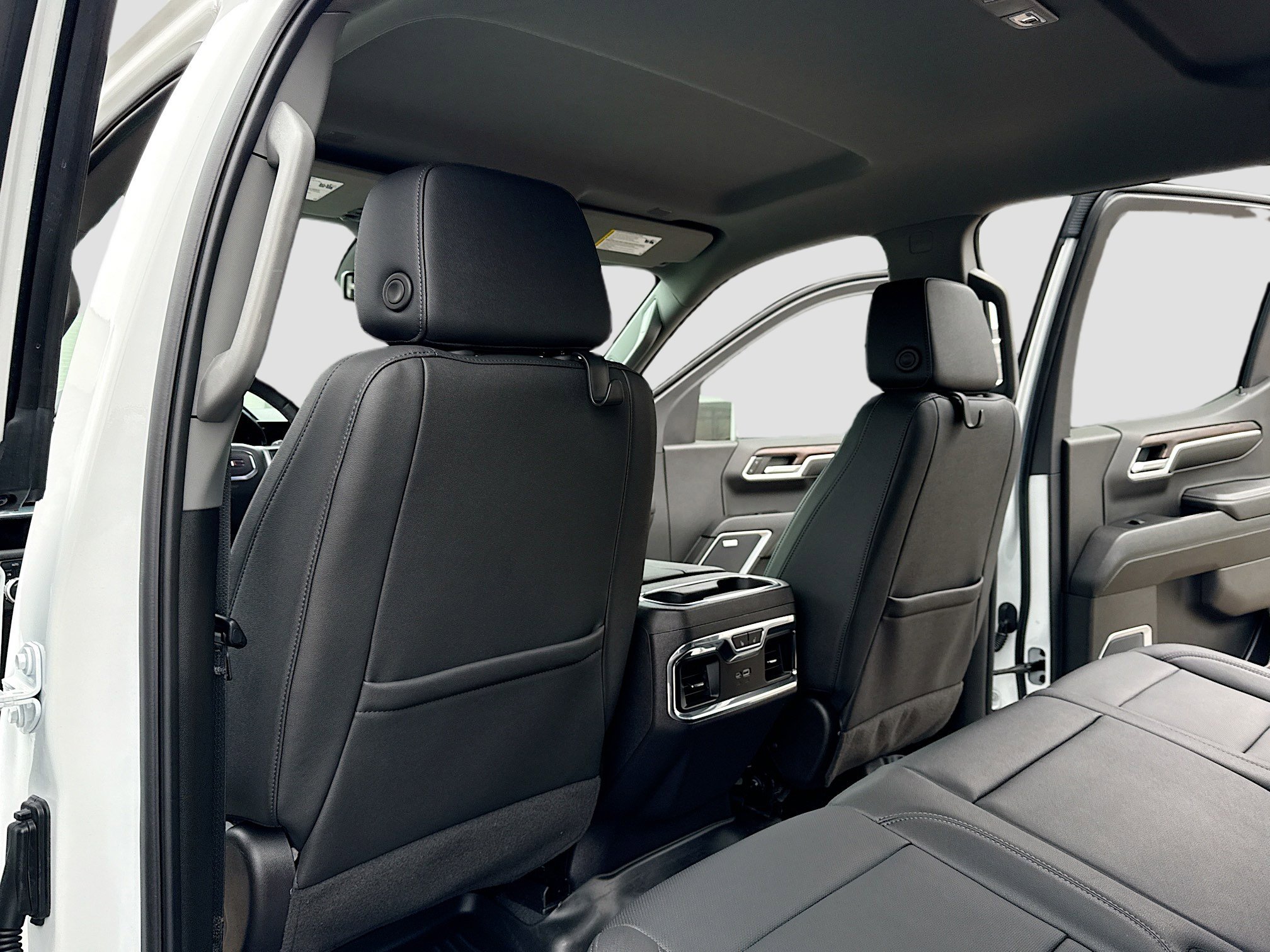 Used 2024 GMC Sierra 1500 SLT w/ SLT Premium Plus Package image 7