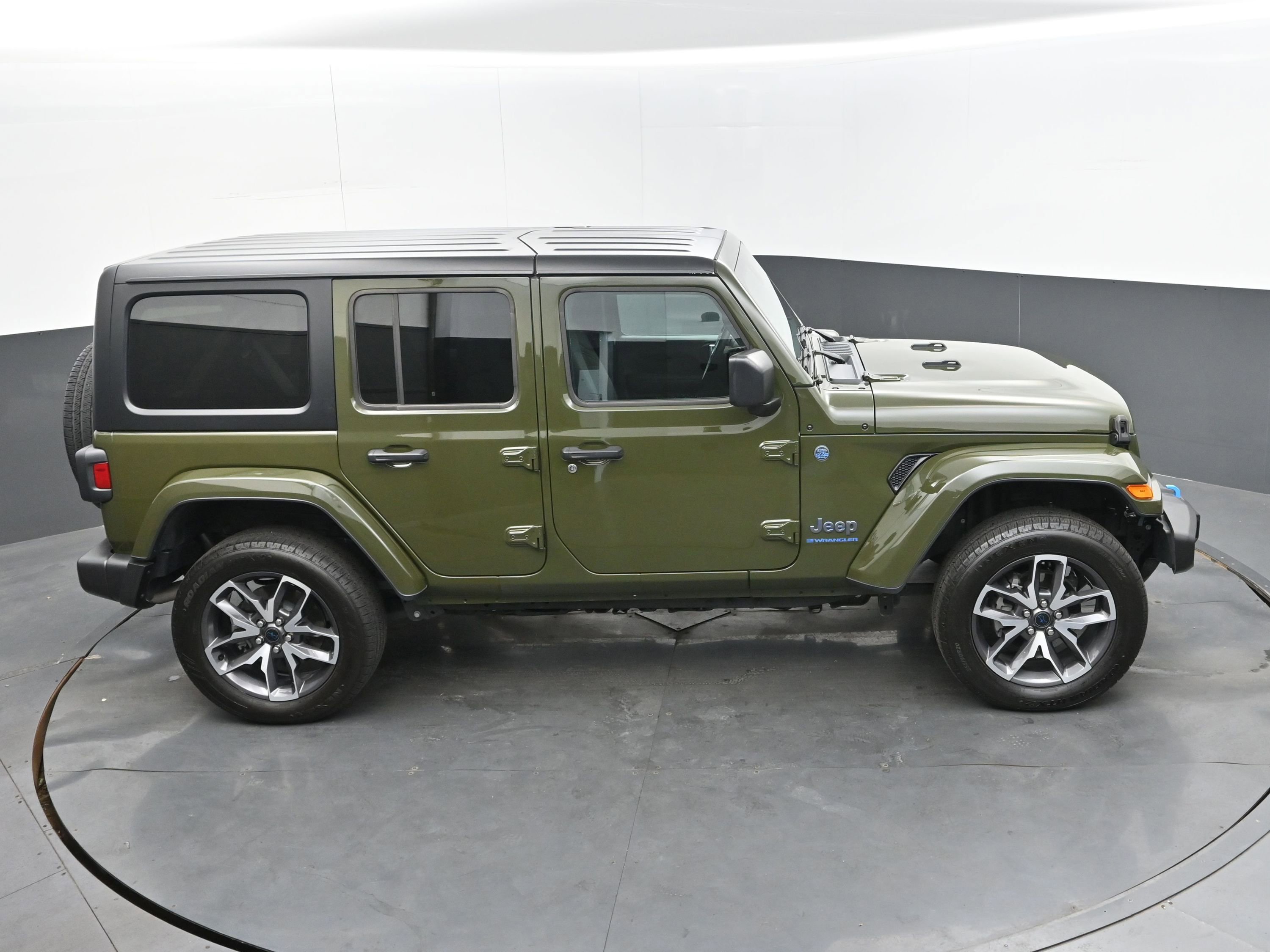 Used 2024 Jeep Wrangler Sport S image 38