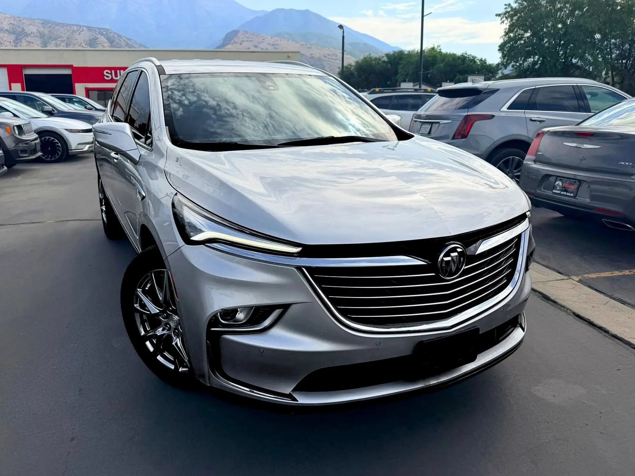 Used 2022 Buick Enclave Premium w/ Surround and Sites Package AWD/4WD image 2