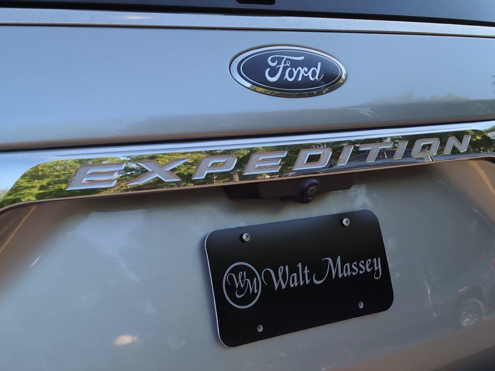 Used 2021 Ford Expedition Limited AWD/4WD image 6