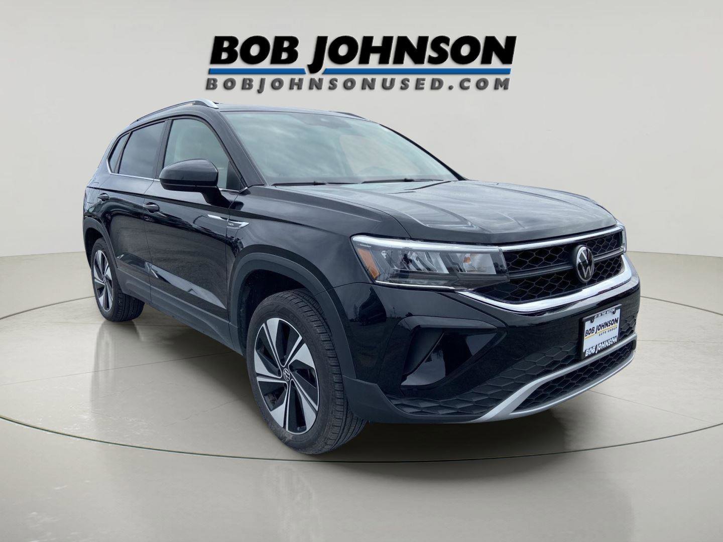 Used 2024 Volkswagen Taos SE image 1