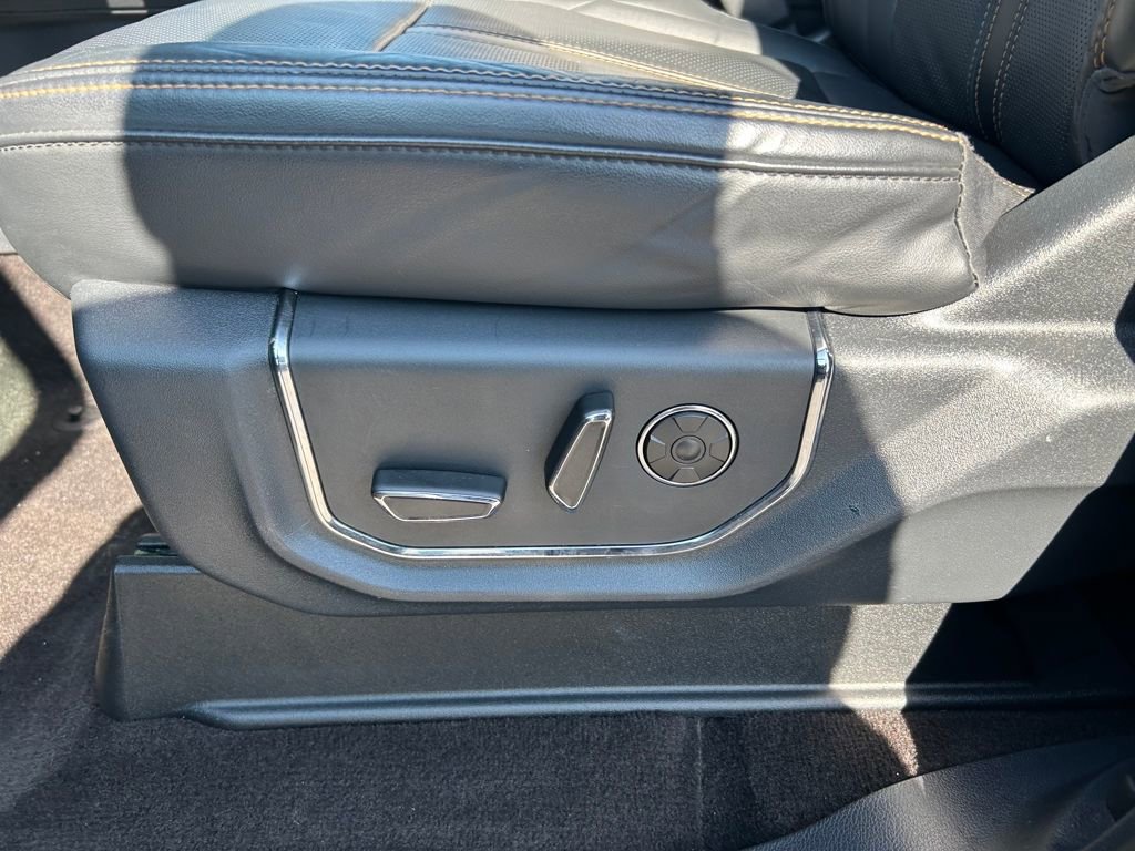 Used 2023 Ford Expedition Platinum image 23