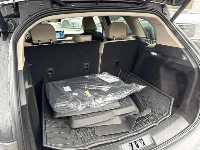 New 2026 Lincoln Corsair Reserve image 12