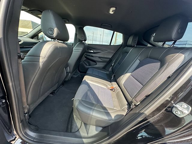 Used 2025 Buick Envista Preferred FWD image 17