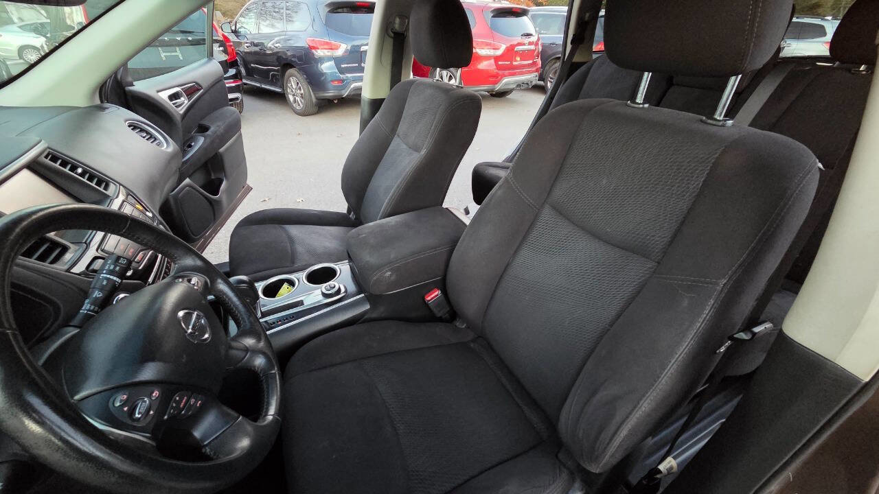 Used 2015 Nissan Pathfinder SV w/ Cargo Package image 27