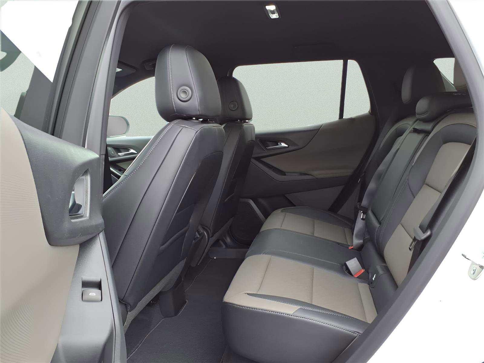 New 2026 Chevrolet Equinox LT w/ Convenience Package II image 9