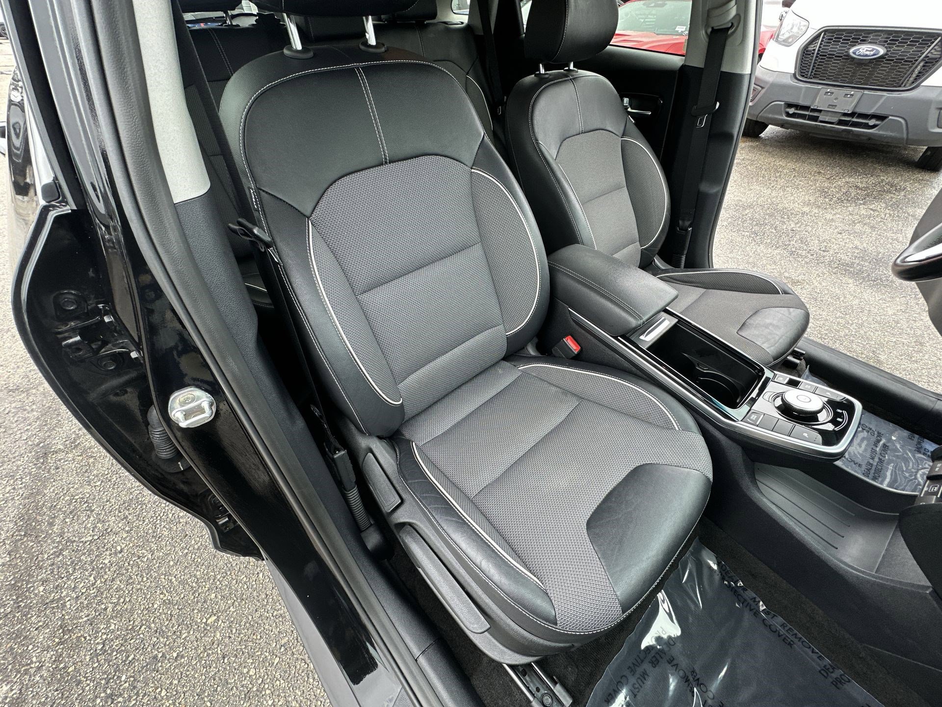 Used 2022 Kia Niro EX image 28