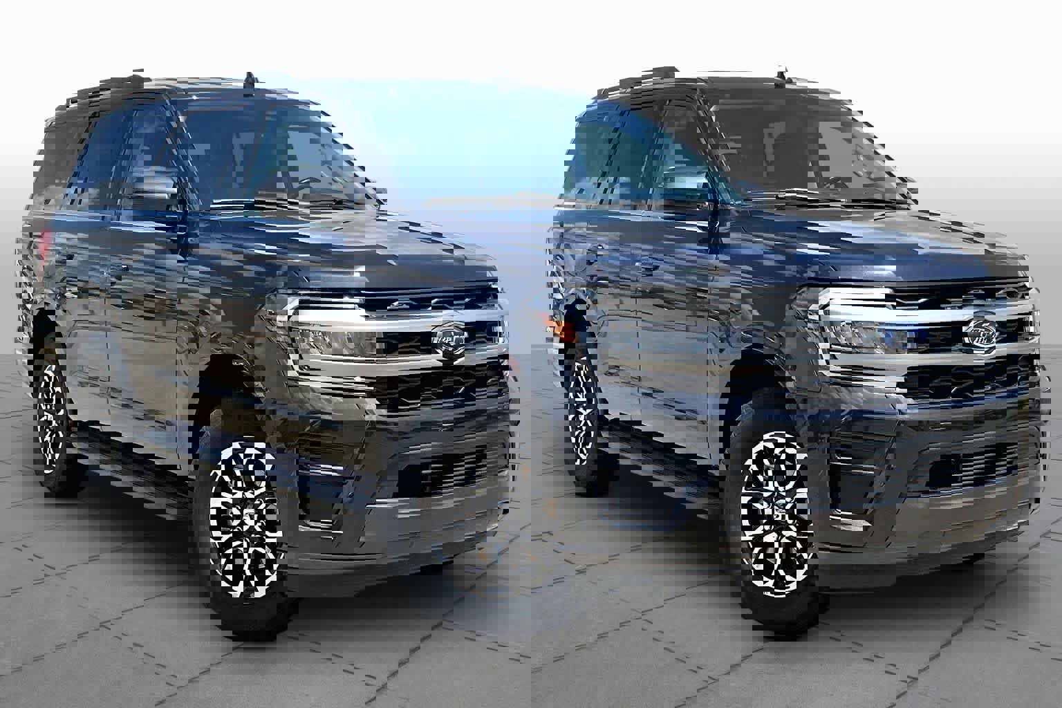 Used 2024 Ford Expedition XLT image 3