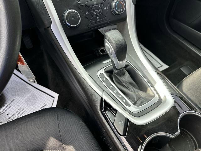 Used 2015 Ford Fusion SE FWD image 22