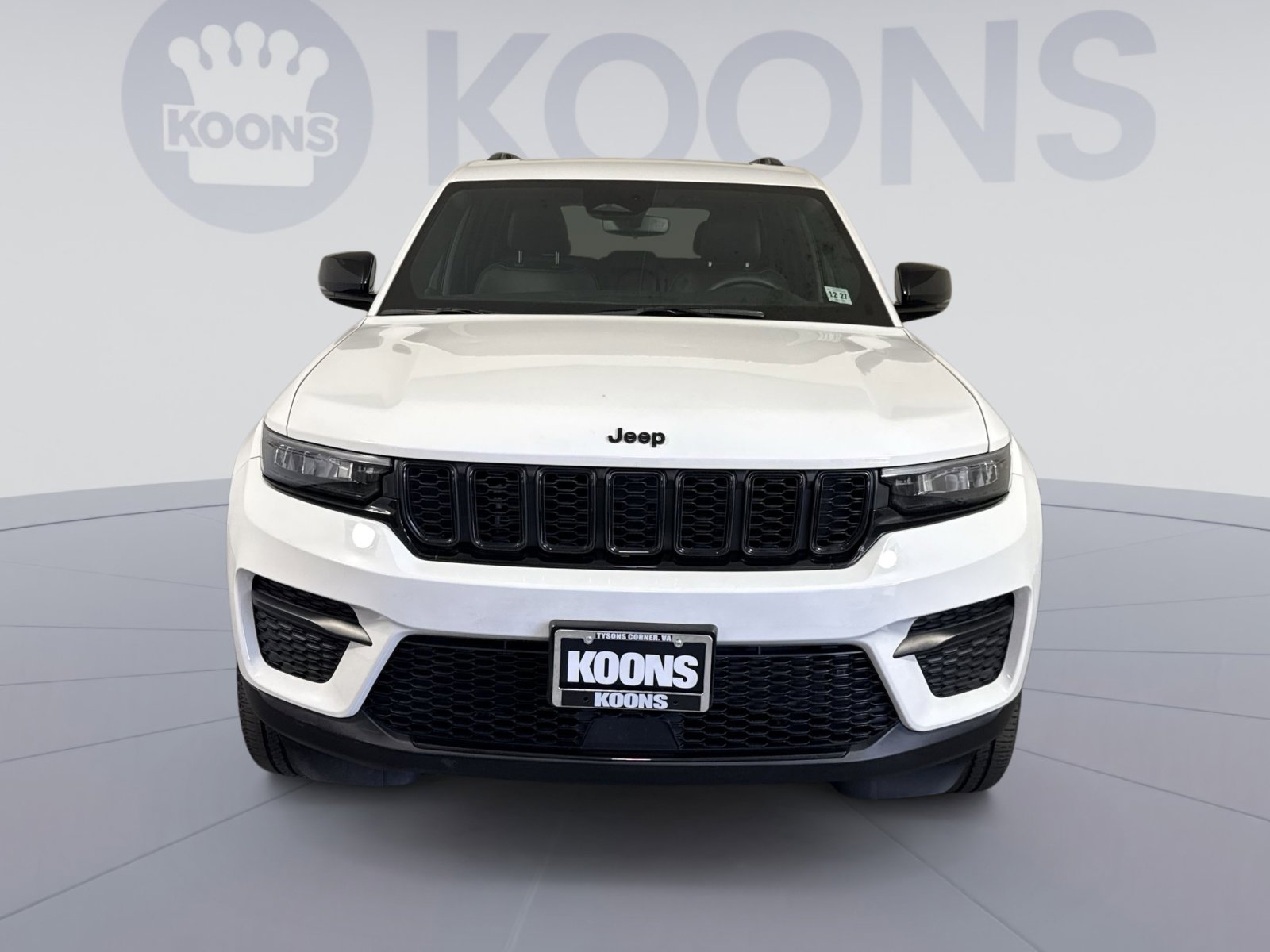 Used 2023 Jeep Grand Cherokee Altitude image 11