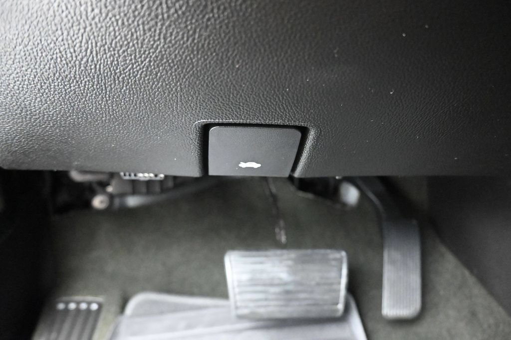Used 2018 GMC Yukon SLT AWD/4WD image 28