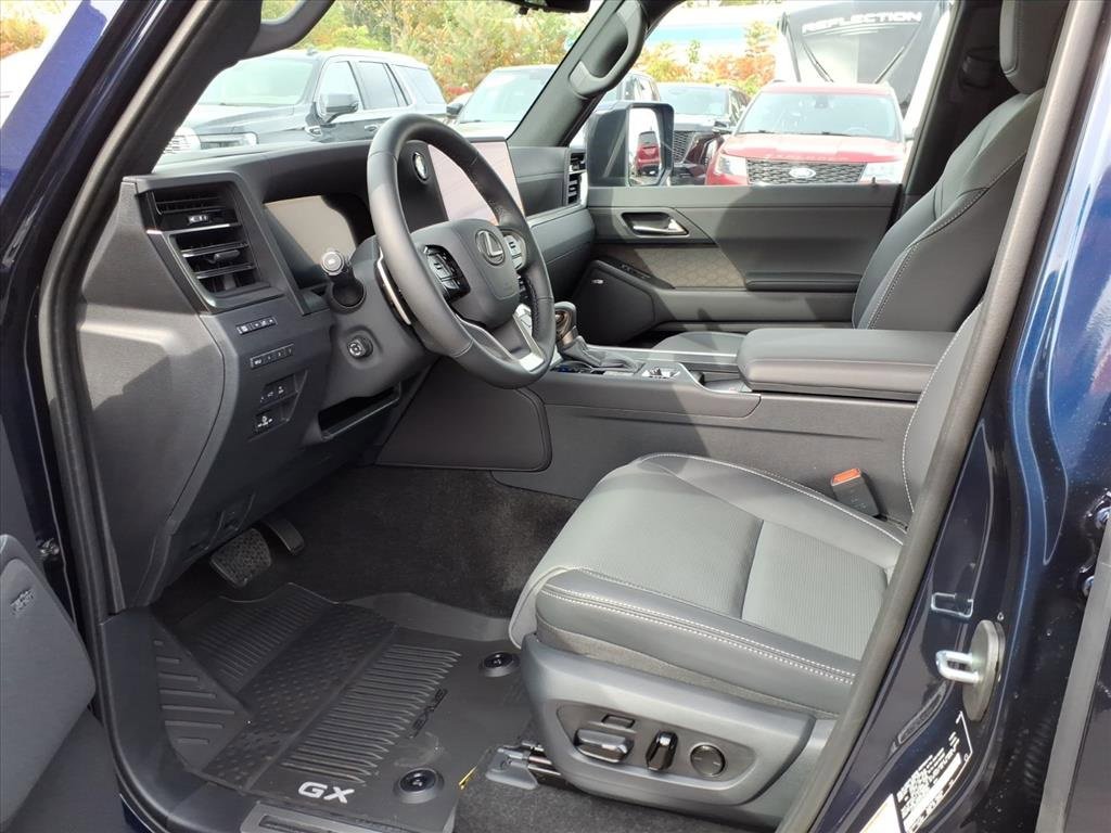 Used 2025 Lexus GX 550 w/ Accessory Package (2T) image 10