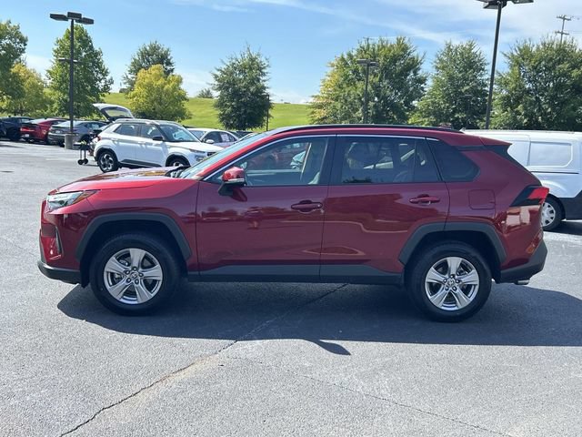 Used 2025 Toyota RAV4 XLE AWD/4WD image 7