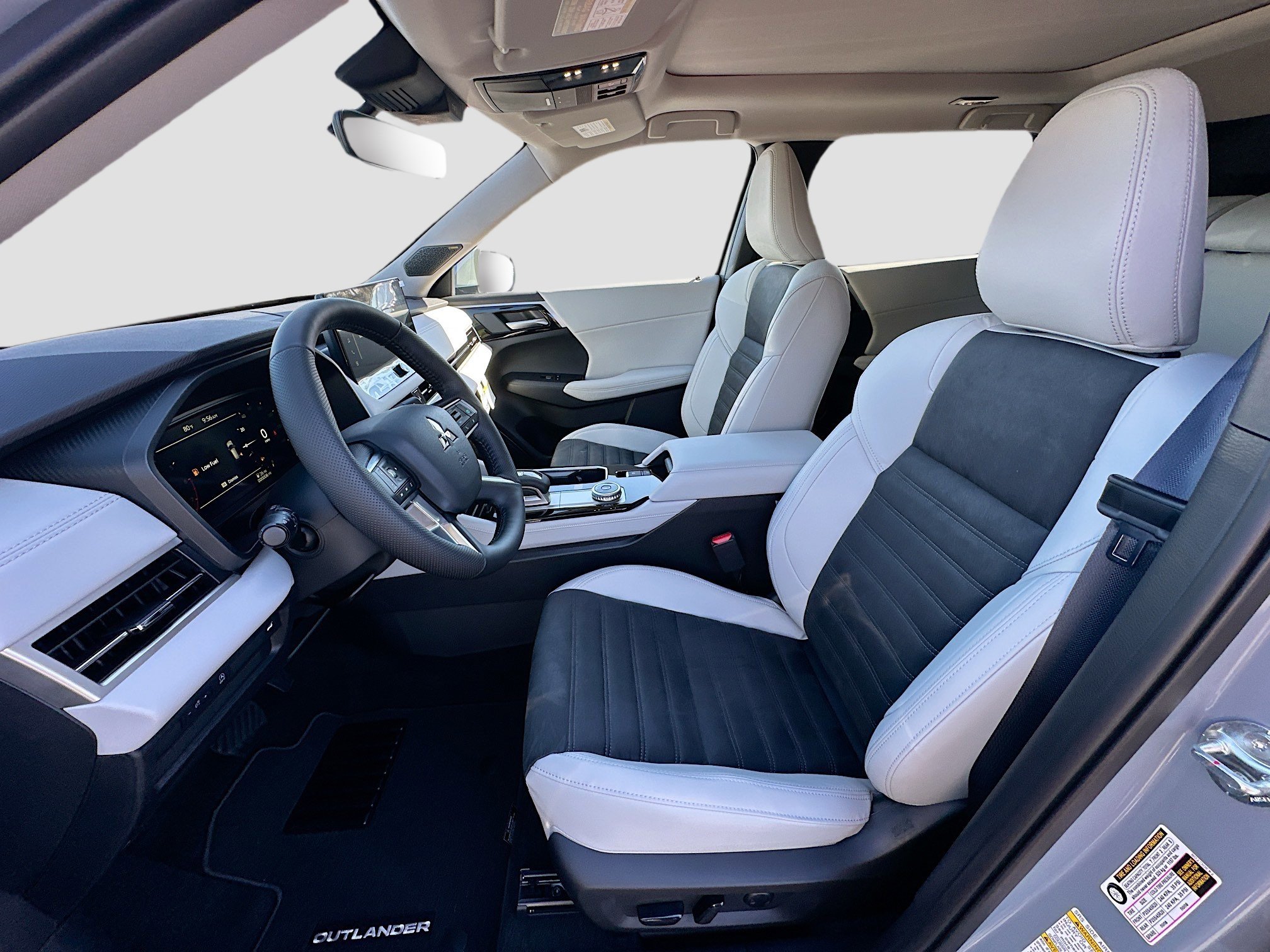 New 2026 Mitsubishi Outlander SE image 15