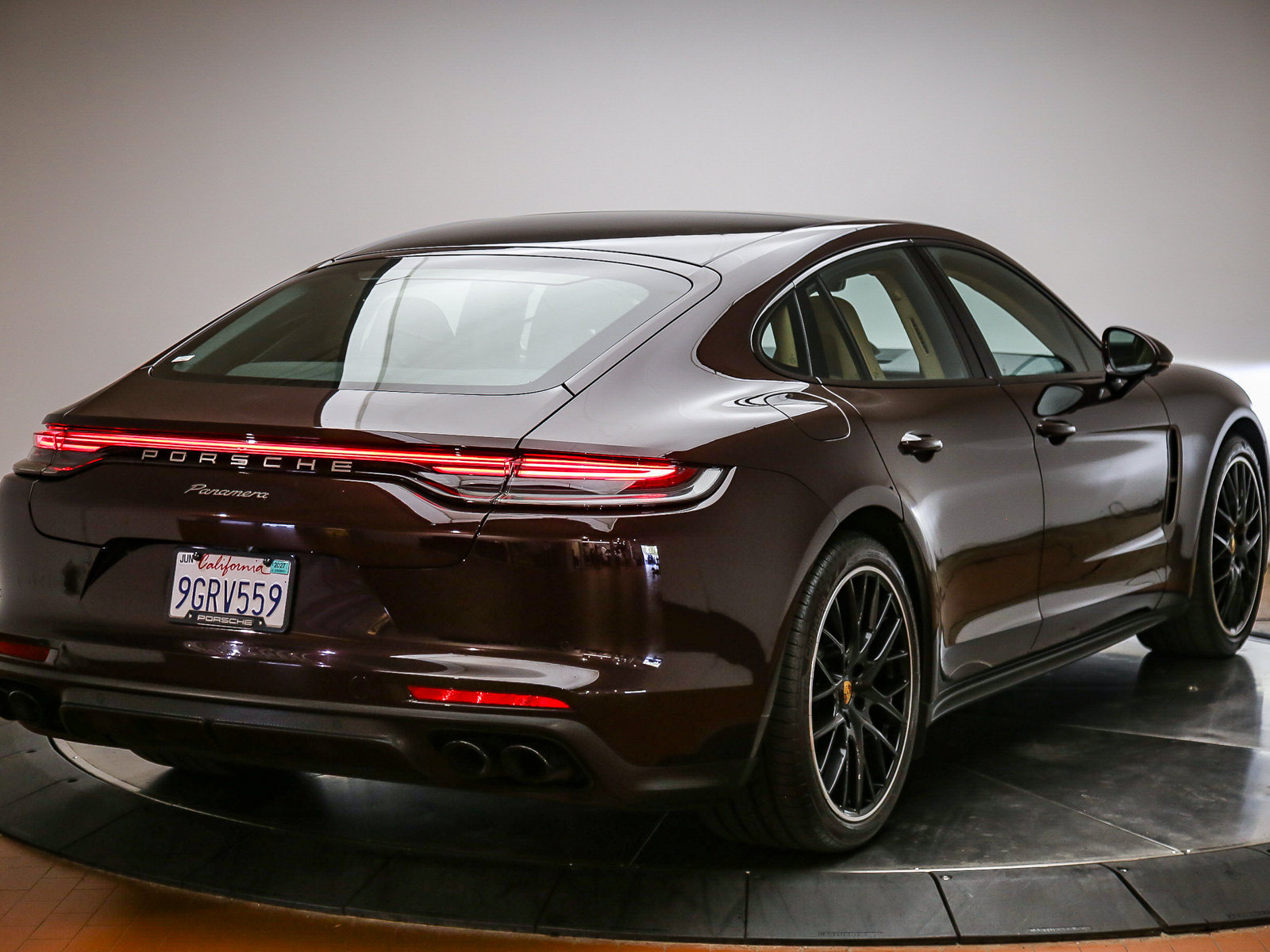 Certified 2023 Porsche Panamera Platinum Edition RWD image 7