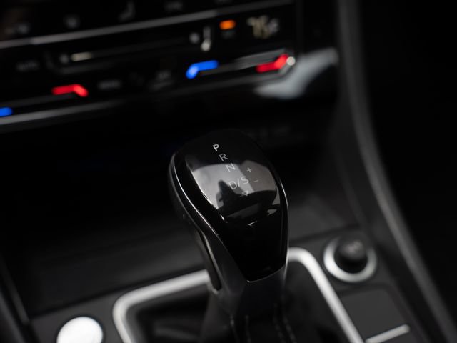Used 2025 Volkswagen Jetta SE w/ Sunroof Package FWD image 26