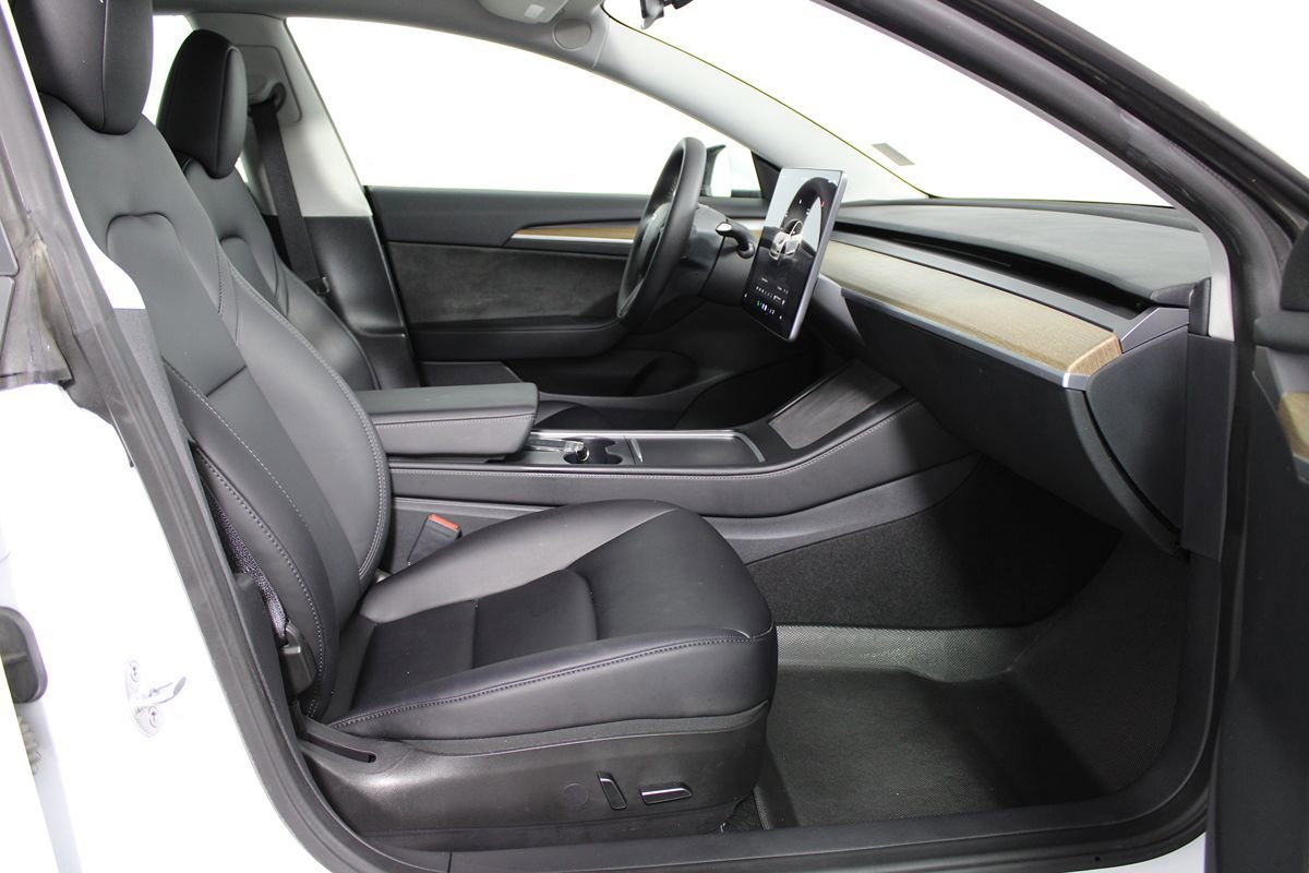 Used 2023 Tesla Model 3 Standard Range RWD image 9