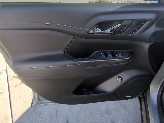 Used 2023 GMC Acadia SLT w/ Technology Package FWD image 10