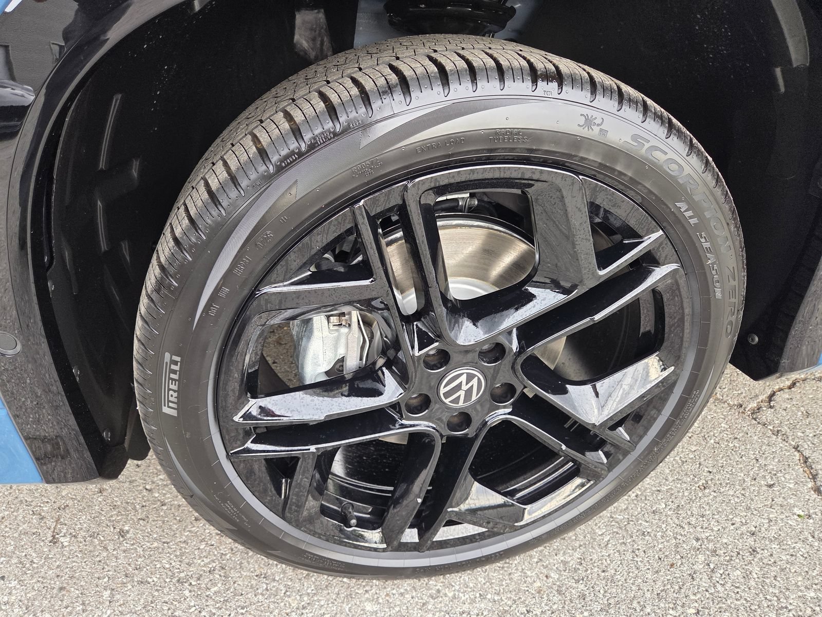 New 2026 Volkswagen Tiguan SE R-Line AWD/4WD image 16