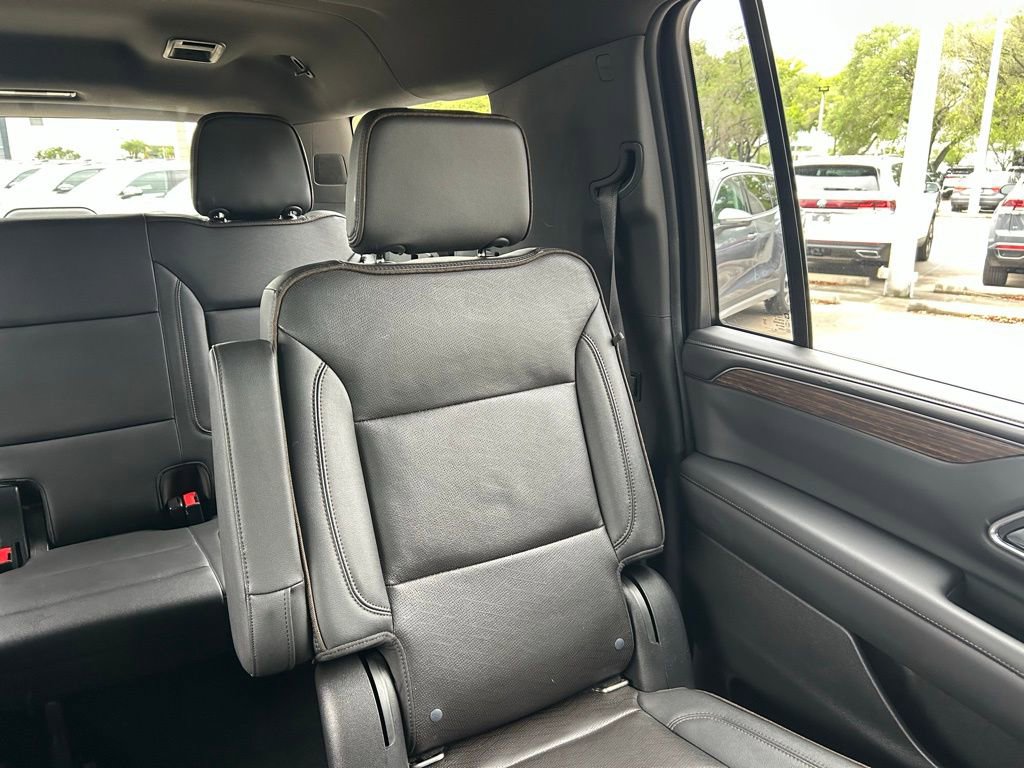 Used 2021 Chevrolet Suburban High Country RWD image 13